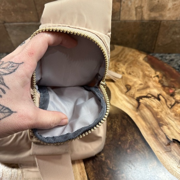 Adidas crossbody bag - Picture 3 of 7